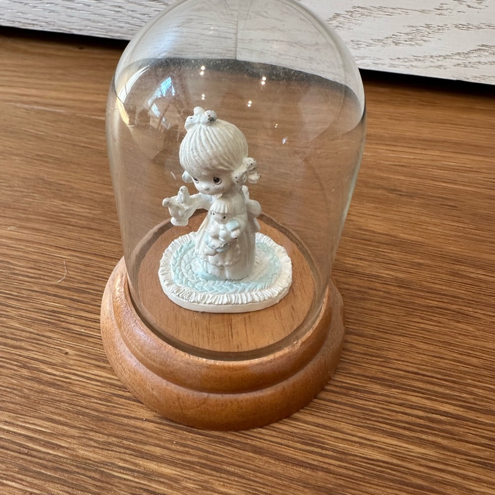 PRECIOUS MOMENTS - Pewter Jesus Is The Light 627224 with wood base and…